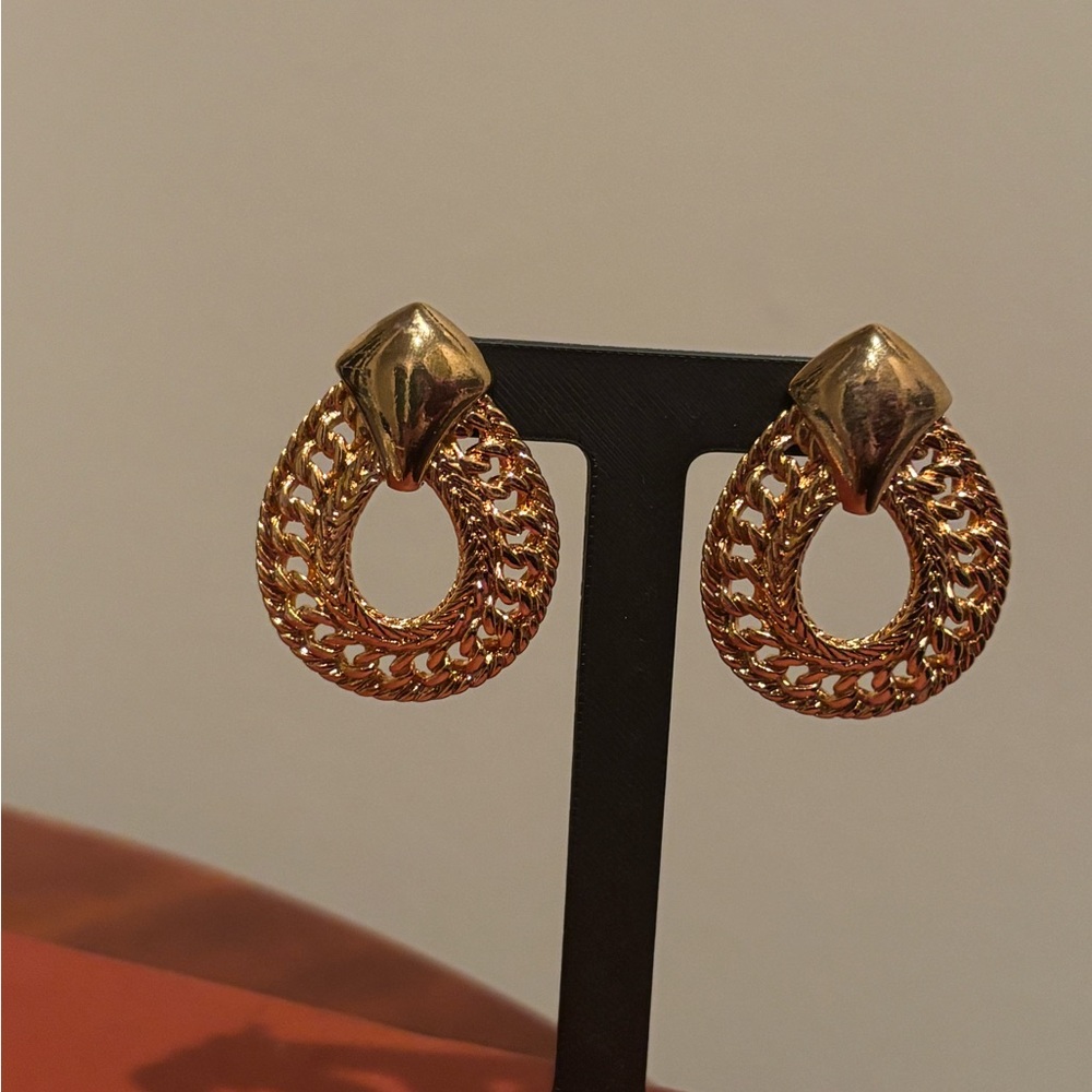 ⭐️ 5 For $25 Avon Gold Toned Statement Earrings Vintage